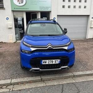 Voiture d'apprentissage à la conduite